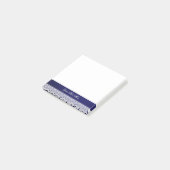 Elegant marineblauw wit ornamentaal gepersonalisee post-it® notes (Schuin)