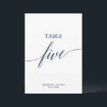 Elegant marinekalligrafietabel Vijf tabelnummer Kaart<br><div class="desc">Deze elegante marinekalligrafietabel vijf is perfect voor een eenvoudige bruiloft. Het neutrale ontwerp is voorzien van een minimalistische kaart die is voorzien van romantische en grillige typografie. De prints op de voor- en achterzijde van de kaart (dubbelzijdig). Andere tabelnummers in het collectie worden afzonderlijk verkocht.</div>