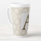 Elegant Marokkaans trellispatroon in neutrale tint Latte Mok (Linkerhoek)