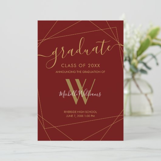 Elegant Maroon Gold Geometric Monogram Afstuderen Aankondiging (Staand voorkant)