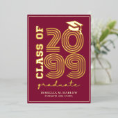 Elegant Maroon Gold Graduation YY Announcement Folie Uitnodiging (Staand Voorkant)