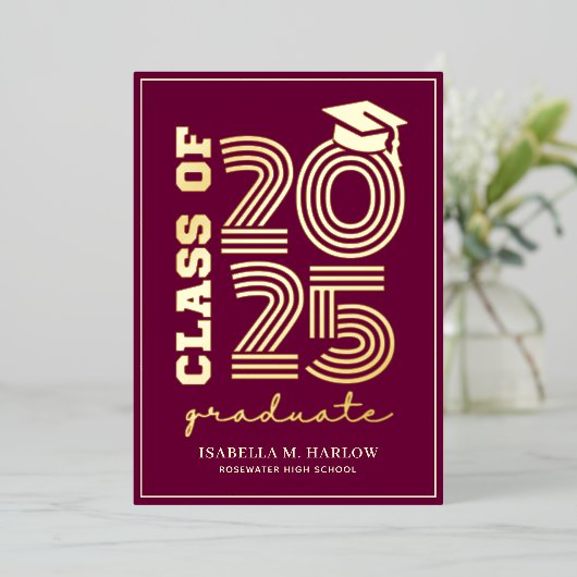 Elegant Maroon High School Afstuderen Gold Folie Uitnodiging (Staand Voorkant)