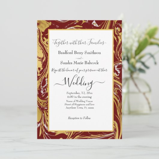 Elegant Marsala Gold Marble Wedding-uitnodiging Aankondiging (Staand voorkant)