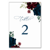 Elegant Marsala & Navy Flowers Tabel 2 Weddenschap Kaart (Achterkant)