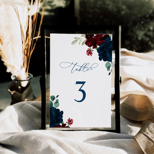 Elegant Marsala & Navy Flowers Tabel 3 Weddenschap Kaart