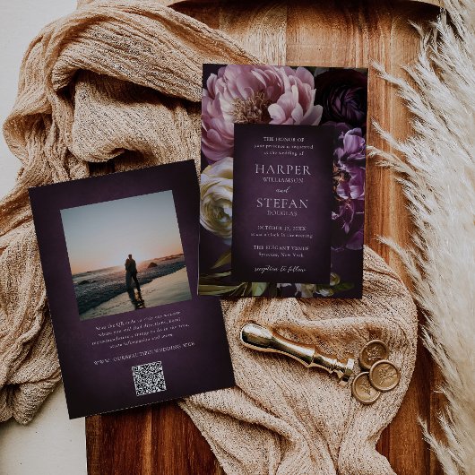 Elegant Maximalist Purple Floral QR Code Wedding Kaart