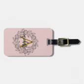 Elegant Meisje Blush Roze Bloemen Goud Monogram Na Bagagelabel (Voorkant horizontaal)