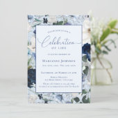 Elegant Memorial Blauw Bloemen Viering van het Lev Kaart (Staand voorkant)