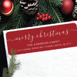 Elegant Merry Christmas retour adreslabel Etiket<br><div class="desc">Ons feestelijke retouradres label heeft Merry Christmas in een modern kalligrafie script lettertype op een rode achtergrond. Het is de perfecte manier om je vrienden en familie te laten weten waar je woont tijdens het vakantieseizoen. Dit label zal zeker een vleugje feestvreugde aan uw mail toevoegen en opgemerkt worden door...</div>