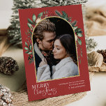 Elegant Merry kerst Greenery Gold Arch Feestdagenkaart<br><div class="desc">Dit ontwerp is voorzien van een moderne groene boog met een delicaat glitter goud lijst met een witte omtrek van het lijst met één enkele verticale foto. Als u geavanceerde wijzigingen wilt aanbrengen, selecteert u 'Klik om verder aan te passen' onder 'Deze sjabloon aanpassen'. Hier, kunt u tekstvakjes, kleur en...</div>