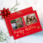 Elegant Merry kerstsnowflakes 2 Foto Folie Feestdagenkaart<br><div class="desc">Classy en elegant twee folie script met fotogoud,  met folie sneeuwvlokken en gouden folie foto's,  ontworpen door Holiday Hearts Design (rechten voorbehouden). De achterzijde heeft een diagonaal raster in faux goud. Foto's van de sjabloon van de plaatjeshouder met dank aan Unsplash.</div>