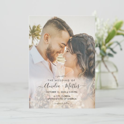 Elegant met uitnodiging tot het indienen van een f (Staand voorkant)