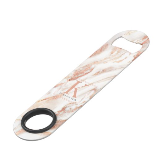 Elegant Metallic Copper Roos Gold Marble Monogram Speed Flessenopener (Voorkant Gekanteld)