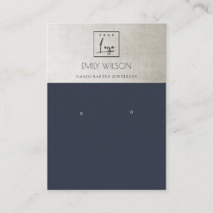 ELEGANT METALLIC NAVY SILVER LOGO EARING DISPLAY VISITEKAARTJE