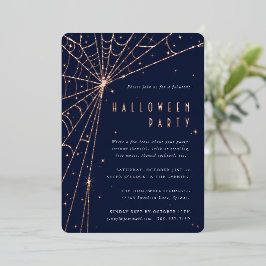 Elegant Midnight Blue Spider Web Halloween Party Folie Uitnodiging (Staand Voorkant)