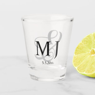 Elegant minimaal zwart grijs bruiloft monogram shot glas