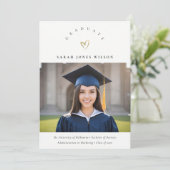 Elegant Minimal Gold Heart Photo Afstuderen Pet Aankondiging (Staand voorkant)