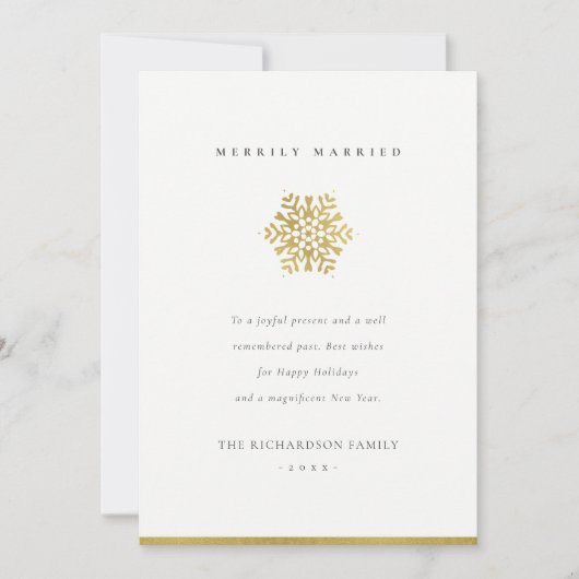 Elegant Minimal Gold Snowflake Merrily Married Feestdagenkaart (Voorkant)