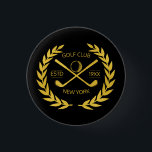 Elegant Minimal Modern Ronde Button 3,2 Cm<br><div class="desc">Aangepast gouden golfclub elegant, modern, minimalistisch, chic design. Persoonlijke spelden voor golfclubs met lauriervleugels, twee gekruiste golfclubs en golfbal. Aangepaste golfknoppen met je logo, naam, tekst, jaar, enz. Elegant gouden golfknuppels spelden gepersonaliseerd geschenk voor golfclub, golfer, golfspeler, team, coach. Aangepaste, op zwart en wit afgestemde golfknooppunten voor zwarte en gouden...</div>