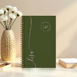 Elegant Minimal Monogram Initialen Script Name Planner<br><div class="desc">Slank, verfijnd en uniek voor u: onze Elegant Minimal Monogram Initialen Script Name Personalized Planner combineert luxe en functionaliteit. Deze prachtig ontworpen planner heeft een schone, minimale esthetiek die ervoor zorgt dat uw dagelijkse planning net zo stijlvol als efficiënt is. Of u nu georganiseerd op het werk blijft, persoonlijke doelen...</div>