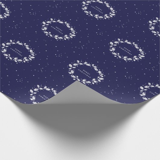 Elegant Minimal Navy Blue Kerstmis Holly Wreator Cadeaupapier (Hoek)
