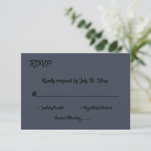 Elegant Minimal Script Dusky Blue Modern Wedding RSVP Kaartje (Staand voorkant)