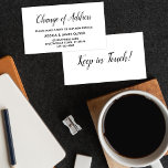 Elegant, minimale "wijziging van adres" Kaart invo<br><div class="desc">Houd uw vrienden en familie up-to-date met uw nieuwe adres met deze eenvoudige, elegante behuizingskaarten. De veelzijdige nota's lezen "Verandering van Adres"op de voorzijde en "houd in Aanraking!"op de rug, gebruikend een moderne, casual, handgeschreven manuscriptdoopvont. Gebruik de velden sjabloon om al uw gegevens toe te voegen om dit ontwerp voor...</div>