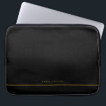 Elegant Minimale zwarte Gold Line-naam Laptop Sleeve<br><div class="desc">Deze gepersonaliseerde zwarte laptophoes met jouw naam van keuze in goudbruin op zwarte achtergrond is modern en elegant. Alle kleuren kunnen worden gewijzigd als u wilt.</div>