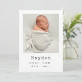 Elegant Minimalist Baby kondiging Foto Quote Aankondiging (Staand voorkant)