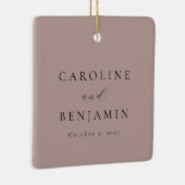 Elegant Minimalist Dusty Mauve Calligraphy Wedding Keramisch Ornament (Rechts)