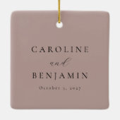 Elegant Minimalist Dusty Mauve Calligraphy Wedding Keramisch Ornament (Achterkant)