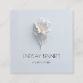 Elegant Minimalist Floral White Blue QR Code Vierkante Visitekaartje (Voorkant)