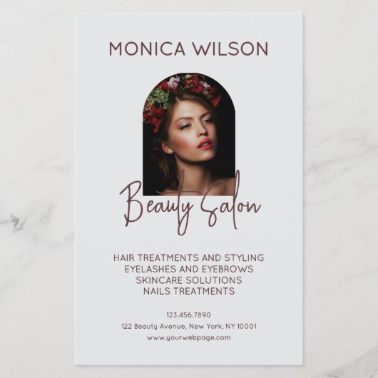 Elegant minimalist silver gray beauty salon flyer (Voorkant)