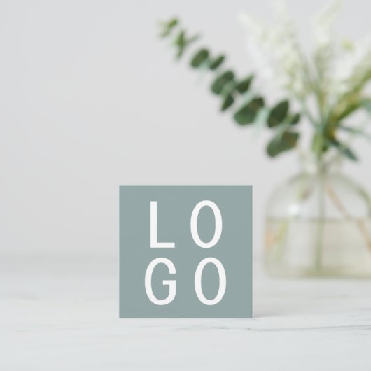 ELEGANT MINIMALIST SJABLOON DESIGN LOGO SAGE GROEN VIERKANTE VISITEKAARTJE (Staand voorkant)
