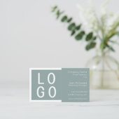 ELEGANT MINIMALIST SJABLOON DESIGN LOGO SAGE GROEN VISITEKAARTJE (Staand voorkant)