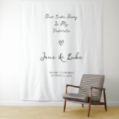 Elegant Minimalist Wedding Welcome Sign - Tapestry Wandkleed (In situ)