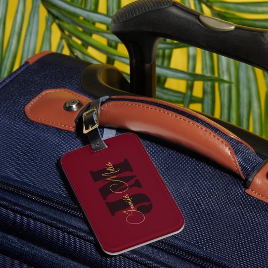 Elegant minimalistisch diep bordeaux monogram ontw bagagelabel (Voorkant Insitu 1)