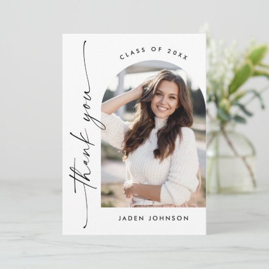 Elegant minimalistisch eenvoudig Afstuderen 2 foto Bedankkaart (Staand voorkant)