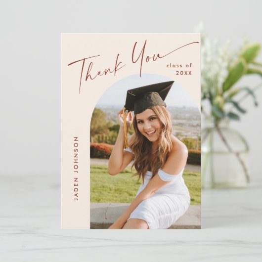 Elegant minimalistisch eenvoudig Afstuderen 5 foto Bedankkaart (Staand voorkant)