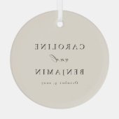 Elegant Minimalistisch Ivory Cream Calligraphy Wed Glas Ornament (Achterkant)