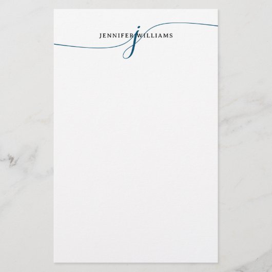 Elegant minimalistisch marineblauw script monogram briefpapier (Voorkant)