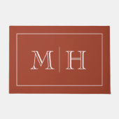 Elegant minimalistisch rood roest wit monogram deurmat (Voorkant)