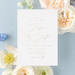 Elegant minimalistisch script bruiloft folie uitnodiging<br><div class="desc">Volledig aanpasbaar,  deze eenvoudig stijlvolle trouwuitnodiging kenmerkt een minimalistisch estheticum met een combinatie van elegante doopvonten in echte folie.</div>