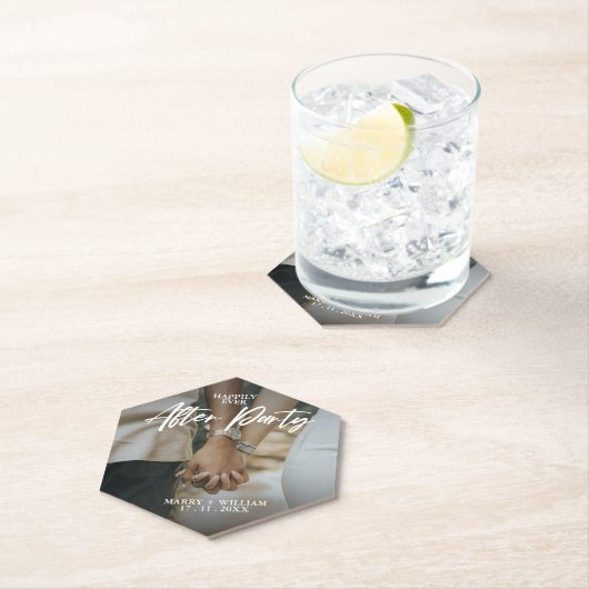 Elegant-minimalistische fotoflat, gelukkig altijd  kartonnen onderzetters (Insitu)