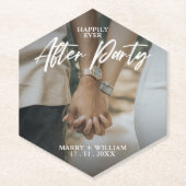 Elegant-minimalistische fotoflat, gelukkig altijd  kartonnen onderzetters (Voorkant)