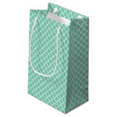 Elegant mint Green Quatrefoil Monogram met naam Klein Cadeauzakje (Achterkant Gekanteld)