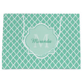 Elegant mint Green Quatrefoil Monogram met naam Large Cadeautasje (Voorkant)