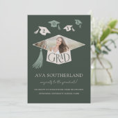 Elegant Modern Afstudeerder Pet & Tassel Foto Afst Aankondiging (Staand voorkant)