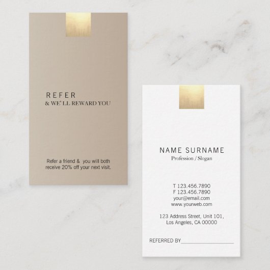 Elegant modern beige gradiënt Gold Refer Verticaal Visitekaartje (Voorkant / Achterkant)