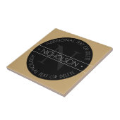 Elegant modern bewerkbaar monogram zwart wit goud tegeltje (Zijkant)